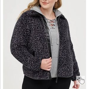 Torrid zip front faux fur shearing jacket nwt